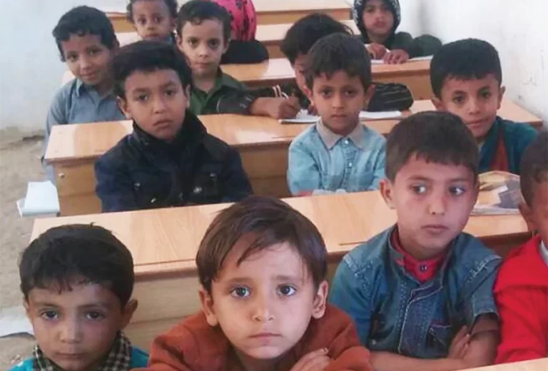kids-in-class-yemen-1